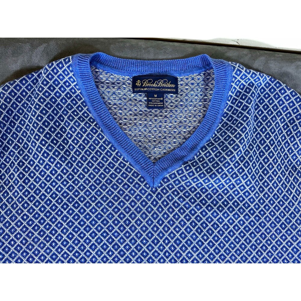 Brooks Brothers V-Neck Sweater Men’s M Blue Diamond Knit Cotton Cashmere Logo